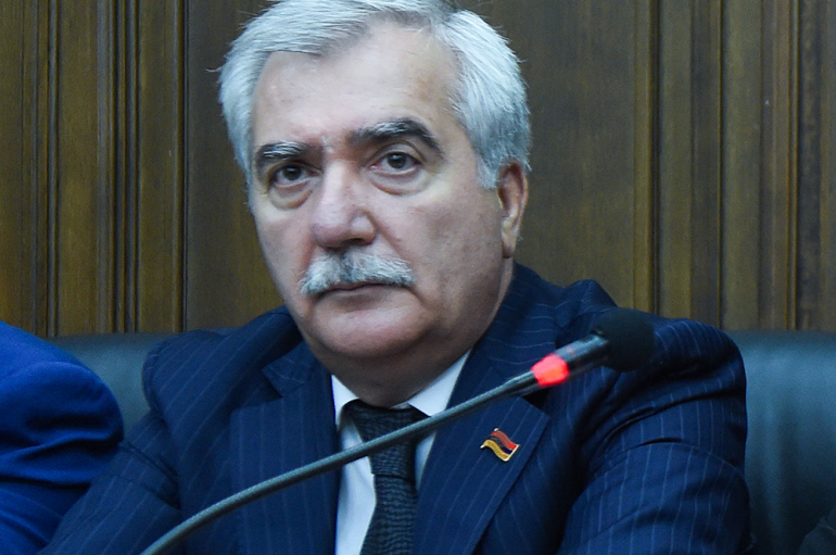 «Ոսկե ծիրանի» կայքում նախապես ներկայացված է եղել ֆիլմերի հերթականությունը. փառատոնի պատասխանատուն՝ քարոզչական ֆիլմերի ցուցադրության մասին