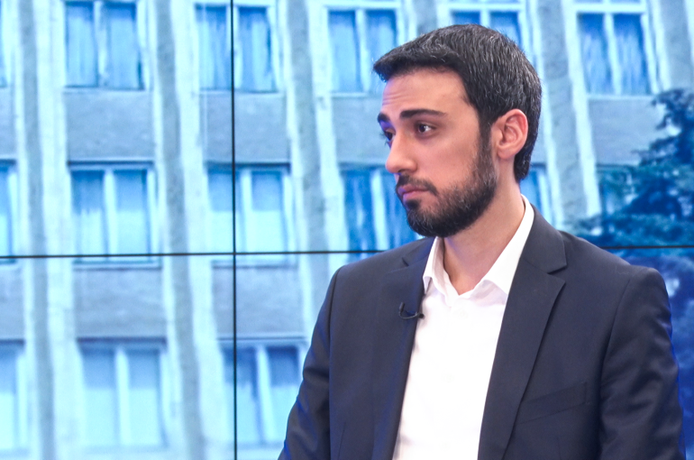 Մոլդովայի, Լեհաստանի, Վրաստանի ՍԴ նախագահները ևս տարբեր հարցերով դիմել են Վենետիկի հանձնաժողով, ինչ վերաբերում է ՄԻԵԴ-ին, ապա դա նոր գործիք է. Ա. Վարդևանյան (տեսանյութ) Մոլդովայի, Լեհաստանի, Վրաստանի ՍԴ նախագահները ևս տարբեր հարցերով դիմել են Վենետիկի հանձնաժողով, ինչ վերաբերում է ՄԻԵԴ-ին, ապա դա նոր գործիք է. Ա. Վարդևանյան (տեսանյութ)