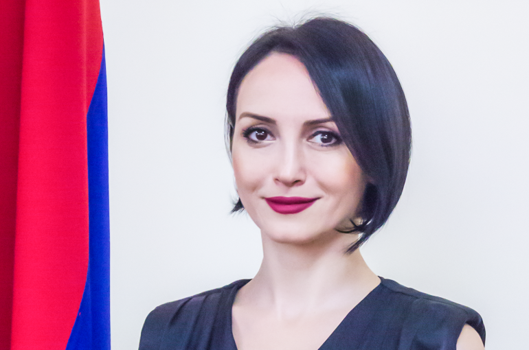 ԱԺ-ում Վարդավառի միջոցառման մրցույթը հաղթել է ընկերուհիս, սակայն ես մրցույթի արդյունքների հետ կապ չունեմ. Լուսինե Բադալյան ԱԺ-ում Վարդավառի միջոցառման մրցույթը հաղթել է ընկերուհիս, սակայն ես մրցույթի արդյունքների հետ կապ չունեմ. Լուսինե Բադալյան