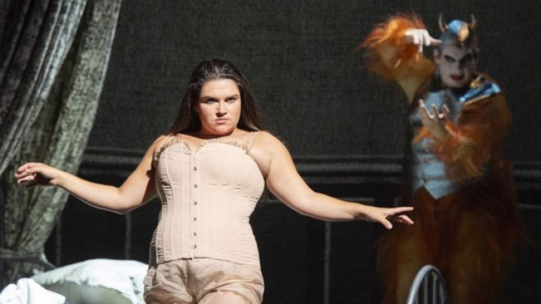 US soprano 'shames' body-shaming critics