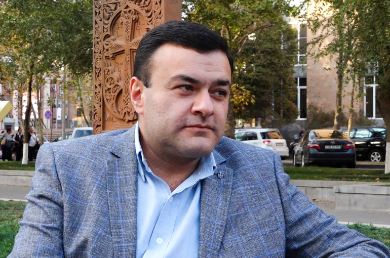 «Հայելի» ակումբի վրա հարձակումը կարելի է դիտարկել նաև որպես Հրայր Թովմասյանի դեմ ուղղված ինչ-որ ճնշման փորձ. փաստաբան Երվանդ Վարոսյան «Հայելի» ակումբի վրա հարձակումը կարելի է դիտարկել նաև որպես Հրայր Թովմասյանի դեմ ուղղված ինչ-որ ճնշման փորձ. փաստաբան Երվանդ Վարոսյան