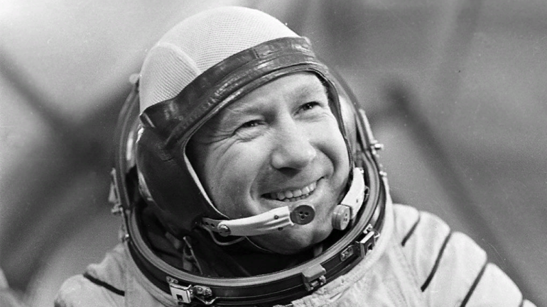 Alexei Leonov, first person to spacewalk, dies aged 85

 