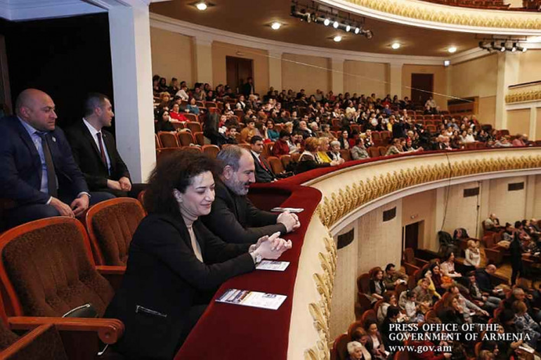 Նիկոլ Փաշինյանը ներկա է Մարիինյան թատրոնի սիմֆոնիկ նվագախմբի երևանյան համերգին (տեսանյութ)