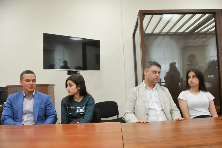 Իրենց հոր սպանության մեջ մեղադրվող Խաչատուրյան քույրերի նկատմամբ նախաքննության ժամկետը երկարաձգվել է. փաստաբան Իրենց հոր սպանության մեջ մեղադրվող Խաչատուրյան քույրերի նկատմամբ նախաքննության ժամկետը երկարաձգվել է. փաստաբան