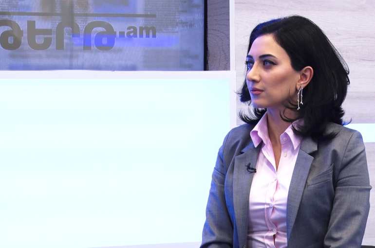 Իրավապահ համակարգի սեղանին ոչ թե քրեական ու քրեական դատավարության օրենսգրքերն են, այլ օրացույցն ու տվյալ օրվա աստղագուշակը. Արփինե Հովհաննիսյան (տեսանյութ) Իրավապահ համակարգի սեղանին ոչ թե քրեական ու քրեական դատավարության օրենսգրքերն են, այլ օրացույցն ու տվյալ օրվա աստղագուշակը. Արփինե Հովհաննիսյան (տեսանյութ)