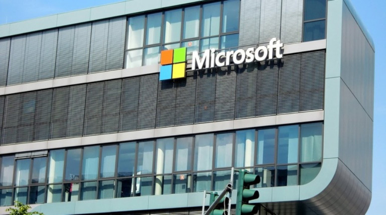 Pentagon awards $10bn cloud computing deal to Microsoft