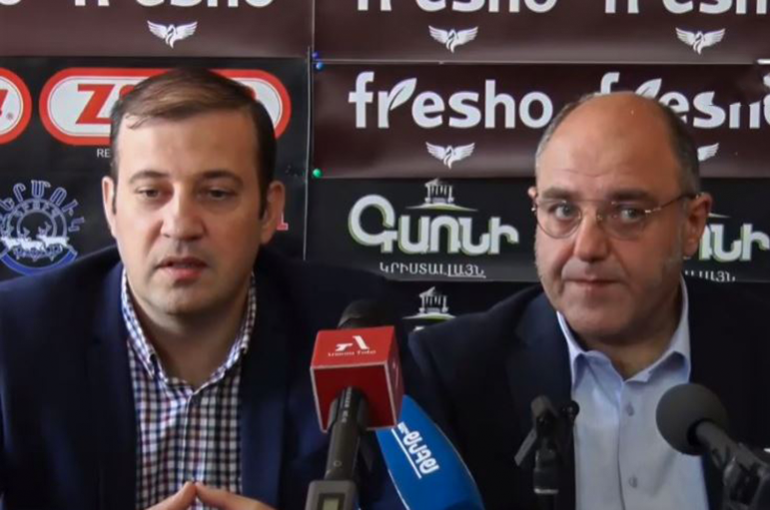 Ինչպես է ստացվում, որ վարչապետն ամեն ինչի համար լայվ է մտնում, բայց պաշտոնյաների աշխատավարձերը գաղտնի է բարձրացնում. պաշտոնյաների աշխատավարձերի բարձրացման վերաբերյալ ասուլիս (տեսանյութ) Ինչպես է ստացվում, որ վարչապետն ամեն ինչի համար լայվ է մտնում, բայց պաշտոնյաների աշխատավարձերը գաղտնի է բարձրացնում. պաշտոնյաների աշխատավարձերի բարձրացման վերաբերյալ ասուլիս (տեսանյութ)
