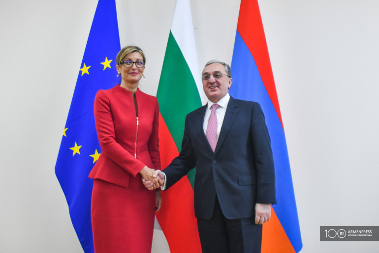 Բուլղարիան աջակցում է Հայաստանին ԵՄ-ի հետ վիզաների ազատականացման հարցում. Հայաստանի և Բուլղարիայի ԱԳ նախարարների համատեղ մամուլի ասուլիսը` ուղիղ Բուլղարիան աջակցում է Հայաստանին ԵՄ-ի հետ վիզաների ազատականացման հարցում. Հայաստանի և Բուլղարիայի ԱԳ նախարարների համատեղ մամուլի ասուլիսը` ուղիղ