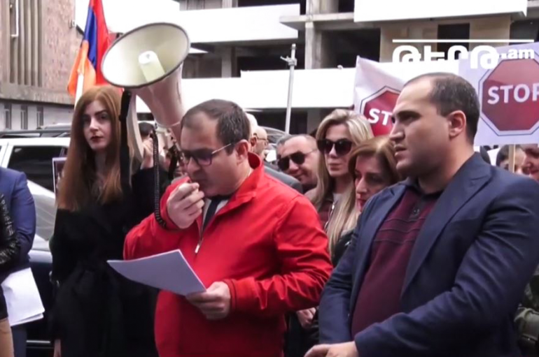 «Ստամբուլյան կոնվենցիային` վետո, պետություն զավթողներին` վետո, տրանսգենդեր մարմնավաճառներին` վետո». Նարեկ Մալյան (տեսանյութ) «Ստամբուլյան կոնվենցիային` վետո, պետություն զավթողներին` վետո, տրանսգենդեր մարմնավաճառներին` վետո». Նարեկ Մալյան (տեսանյութ)