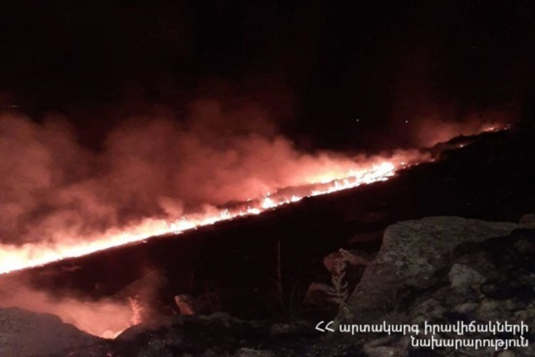 Դերասանուհի Անաստասիա Զավորոտնյուկի Instagram-ում հրապարակվել է լուսանկար, որում վերջինս պատկերված է ամուսնու հետ