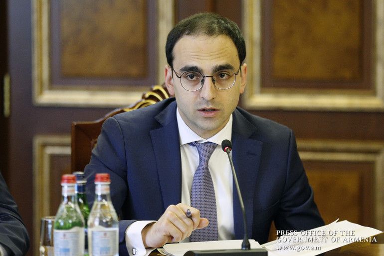 Եթե կա շահերի բախում, հարկավոր է օրենքին համապատասխան ենթարկել պատասխանատվության. Տիգրան Ավինյանը՝ իր խորհրդականի վերաբերյալ Սարհատ Պետրոսյանի հայտարարությունների մասին Եթե կա շահերի բախում, հարկավոր է օրենքին համապատասխան ենթարկել պատասխանատվության. Տիգրան Ավինյանը՝ իր խորհրդականի վերաբերյալ Սարհատ Պետրոսյանի հայտարարությունների մասին