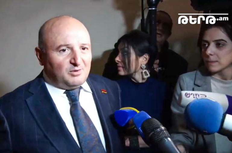 Ես թագավոր, վարչապետ, կաթողիկոս հարգող մարդ եմ, Փաշինյանը հետագայում կհասկանա, որ սխալվել է․ Վ. Ղուկասյանը՝ քրեածին տարրերին «ասֆալտին փռելու» վարչապետի հայտարարության մասին (տեսանյութ) Ես թագավոր, վարչապետ, կաթողիկոս հարգող մարդ եմ, Փաշինյանը հետագայում կհասկանա, որ սխալվել է․ Վ. Ղուկասյանը՝ քրեածին տարրերին «ասֆալտին փռելու» վարչապետի հայտարարության մասին (տեսանյութ)