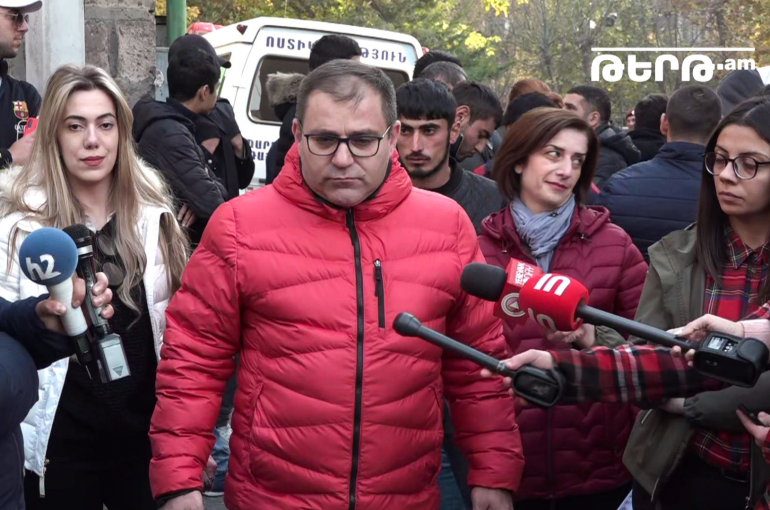 «Տպավորություն է՝ Փաշինյանը իշխանության գալու ճանապարհին հավաքել է քաղաքական պարտքեր, որոնք հատուցում է մեր պետականությամբ»․ ավարտվեց «Ազատությու՛ն Ն․ Փաշինյանին» խորագրով ակցիան (տեսանյութ) «Տպավորություն է՝ Փաշինյանը իշխանության գալու ճանապարհին հավաքել է քաղաքական պարտքեր, որոնք հատուցում է մեր պետականությամբ»․ ավարտվեց «Ազատությու՛ն Ն․ Փաշինյանին» խորագրով ակցիան (տեսանյութ)