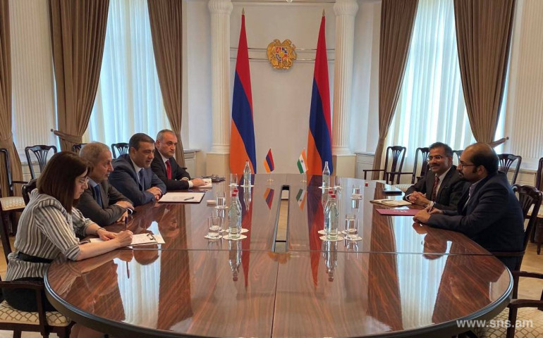 ԱԱԾ տնօրենի ժամանակավոր պաշտոնակատարն ընդունել է Հայաստանում և Վրաստանում Հնդկաստանի արտակարգ և լիազոր դեսպանին ԱԱԾ տնօրենի ժամանակավոր պաշտոնակատարն ընդունել է Հայաստանում և Վրաստանում Հնդկաստանի արտակարգ և լիազոր դեսպանին