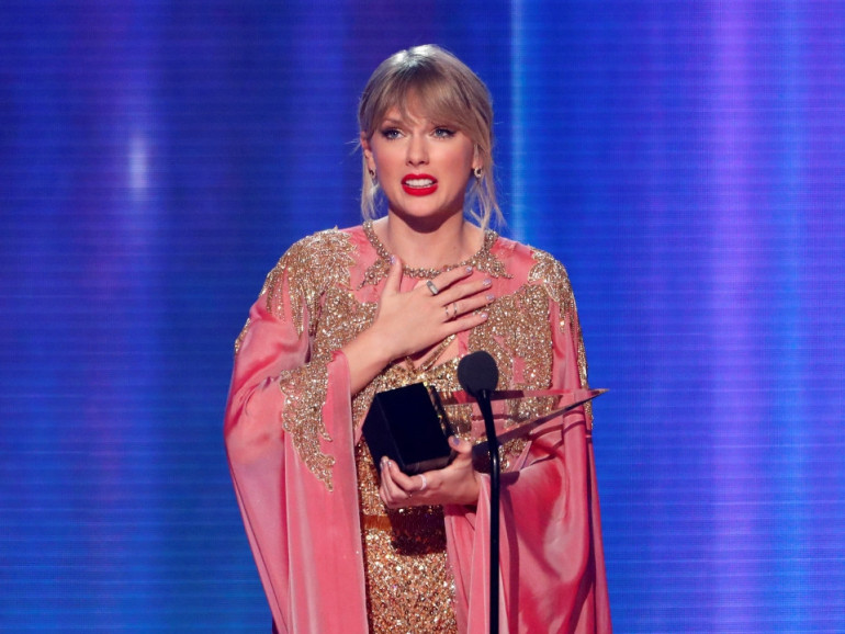 Թեյլոր Սվիֆթն American Music Awards-ում 6 մրցանակի է արժանացել՝ գերազանցելով Մայքլ Ջեքսոնի ռեկորդը
