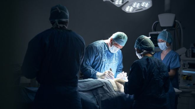 Indian doctors remove 7.4kg kidney from patient