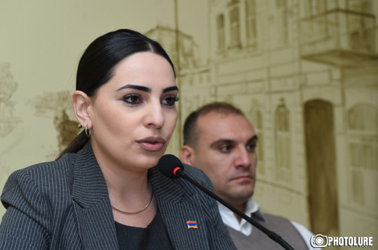 Այս իշխանությունը շատ շուտով և շատ անսպասելի հեռանալու է, դրա համար էլ իրենց պահում են տնվորի, երկիրը գրաված «քոչվոր նվաճողների» պես․ Միքայել Մինասյան Այս իշխանությունը շատ շուտով և շատ անսպասելի հեռանալու է, դրա համար էլ իրենց պահում են տնվորի, երկիրը գրաված «քոչվոր նվաճողների» պես․ Միքայել Մինասյան