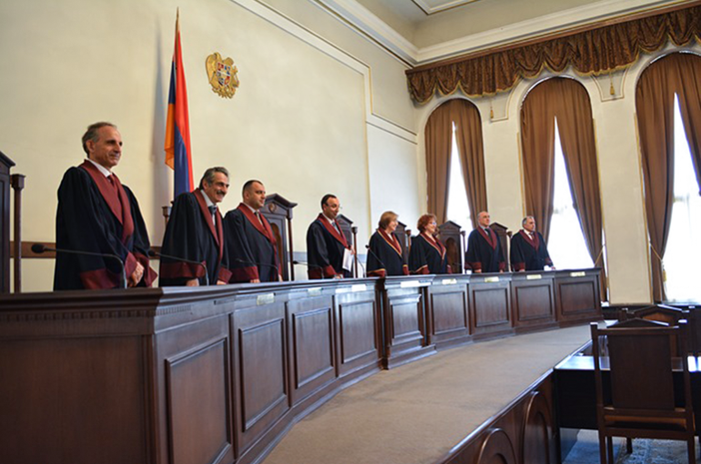 Authorities' de-legitimization: Outcomes identified

 