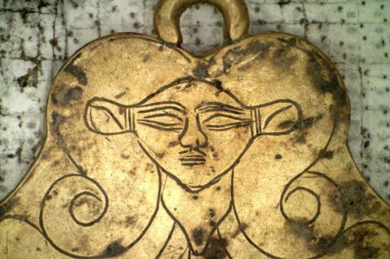 Bronze Age royal tombs unearthed in Greece
