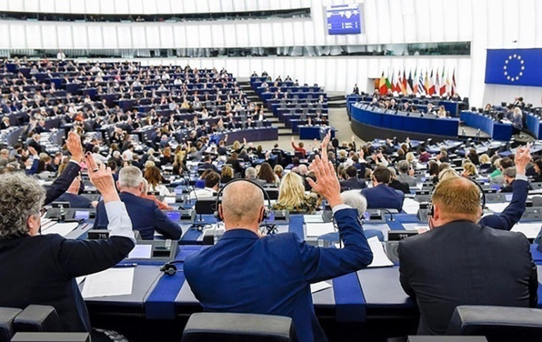 European Parliament urges Maltan premier to resign