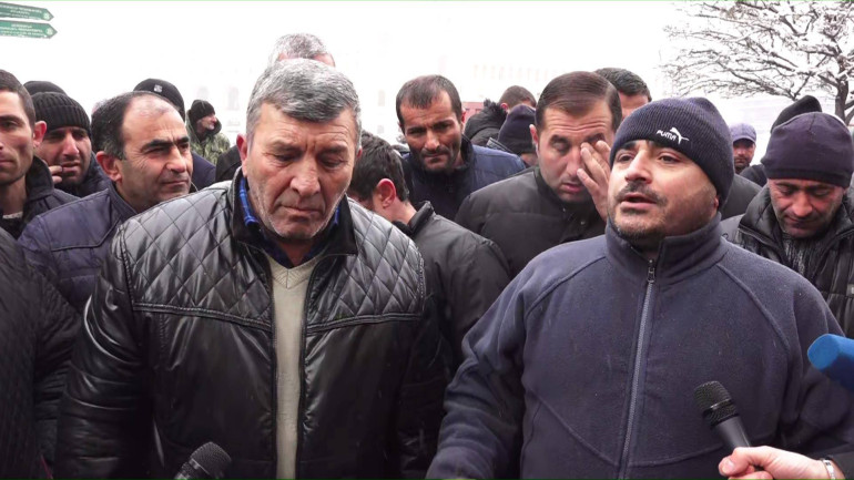 «Երկուշաբթի որևէ մորթ չի լինելու»․ անասնաբույծներն ու մսավաճառները սպառնում են միս չմատակարարել, եթե Կառավարությունը չվերանայի սպանդանոցների մասին որոշումը (տեսանյութ) «Երկուշաբթի որևէ մորթ չի լինելու»․ անասնաբույծներն ու մսավաճառները սպառնում են միս չմատակարարել, եթե Կառավարությունը չվերանայի սպանդանոցների մասին որոշումը (տեսանյութ)