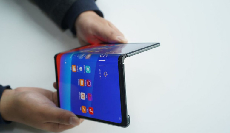 Xiaomi изобрела смартфон-раскладушку