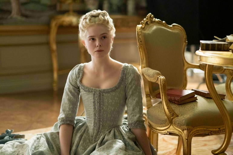 Эль Фаннинг стала Екатериной II в трейлере сериала «Великая»