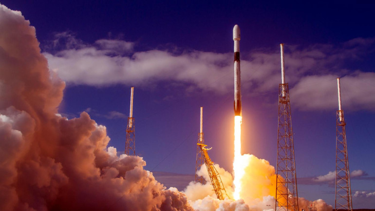 SpaceX намерена 24 января вывести на орбиту 60 микроспутников Starlink