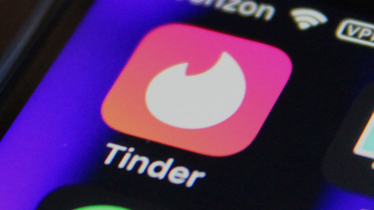 В Tinder появится кнопка вызова полиции на случай, если свидание пошло не по плану