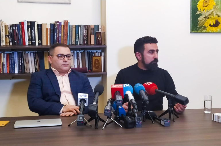 «Սա բացառապես քաղաքական հետապնդում է»․ «Քաղաքացիական գիտակցություն» ՀԿ-ի նախագահ Նարեկ Սամսոնյանն ազատ արձակվեց (տեսանյութ) «Սա բացառապես քաղաքական հետապնդում է»․ «Քաղաքացիական գիտակցություն» ՀԿ-ի նախագահ Նարեկ Սամսոնյանն ազատ արձակվեց (տեսանյութ)