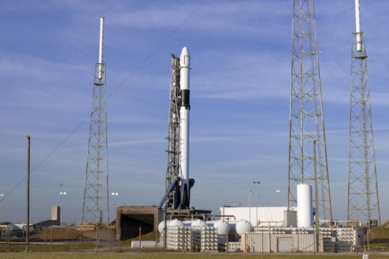 Ֆլորիդայում մեկնարկել է Falcon 9 հրթիռակրի թռիչքը՝ Starlink արբանյակների հետ միասին