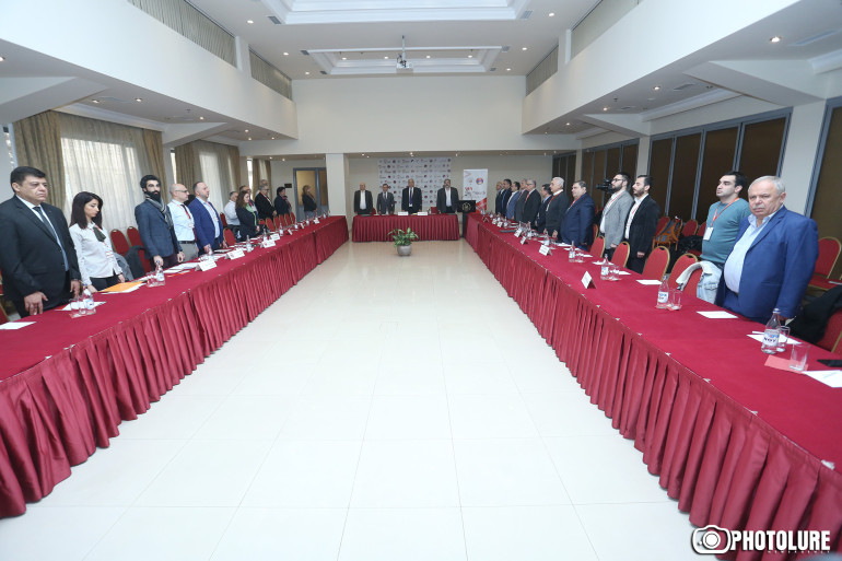 ՀՅԴ Հայ դատի ավելի քան 20 հանձնախմբերից և գրասենյակներից ներկայացուցիչներ ՀՀ–ում են՝ մասնակցելու Երևանում և Ստեփանակերտում ընթացող խորհրդաժողովին (տեսանյութ) ՀՅԴ Հայ դատի ավելի քան 20 հանձնախմբերից և գրասենյակներից ներկայացուցիչներ ՀՀ–ում են՝ մասնակցելու Երևանում և Ստեփանակերտում ընթացող խորհրդաժողովին (տեսանյութ)
