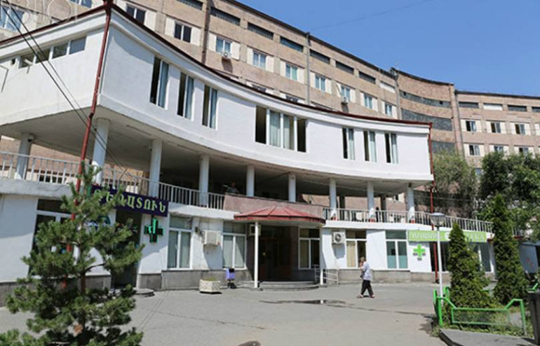 «Բերում են իրենց մորքուրի, հորքուրի աղջիկներին, մեկը մյուսի հարսին է բերում». «Գրիգոր Լուսավորիչ» ԲԿ-ում լարված իրավիճակ է, աշխատակիցներին ստիպում են ազատման դիմումներ գրել (տեսանյութ) «Բերում են իրենց մորքուրի, հորքուրի աղջիկներին, մեկը մյուսի հարսին է բերում». «Գրիգոր Լուսավորիչ» ԲԿ-ում լարված իրավիճակ է, աշխատակիցներին ստիպում են ազատման դիմումներ գրել (տեսանյութ)