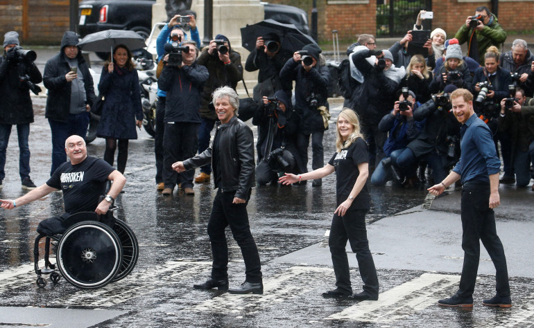 Արքայազն Հարին Bon Jovi-ի հետ նոր երգ է ձայնագրել և վերստեղծել Abbey Road ալբոմի շապիկի լուսանկարը (լուսանկարներ, տեսանյութ)