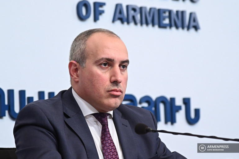 Այսօր ժամը 23:00-ից ՀՀ տարածքում սահմանափակվում է մարդկանց ազատ տեղաշարժի իրավունքը․ բացառիկ դեպքերում տանից դուրս գալուց քաղաքացիները պետք է լրացնեն տեղաշարժման թերթիկ․ Սուրեն Քրմոյան (տեսանյութ) Այսօր ժամը 23:00-ից ՀՀ տարածքում սահմանափակվում է մարդկանց ազատ տեղաշարժի իրավունքը․ բացառիկ դեպքերում տանից դուրս գալուց քաղաքացիները պետք է լրացնեն տեղաշարժման թերթիկ․ Սուրեն Քրմոյան (տեսանյութ)