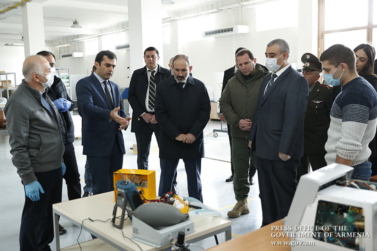Prime minister familiarized with respiratory care supplies in Engineering City