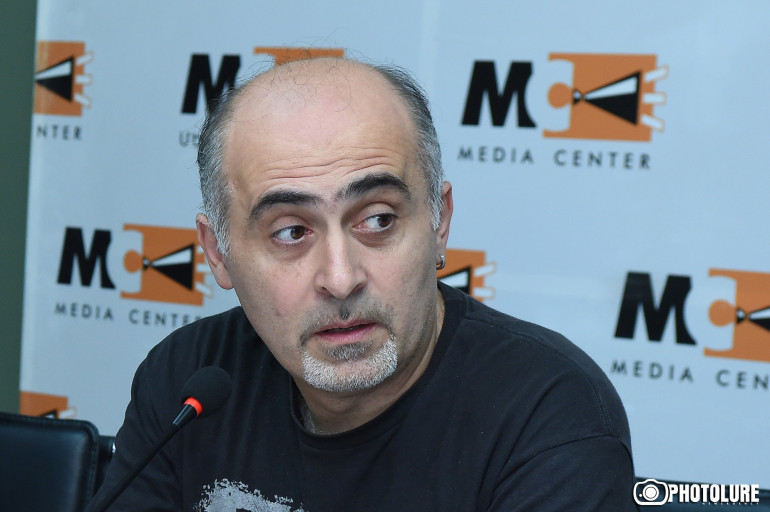 Ինչպե՞ս են մարդկանց «չիպավորում» կորոնավիրուսի ժամանակ. Սամվել Մարտիրոսյանը՝ կորոնավիրուսի թեստավորման հետ զուգահեռ չիպեր տեղադրելու խոսակցությունների մասին
