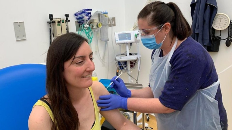 First patients injected in UK in Covid-19 vaccine trial