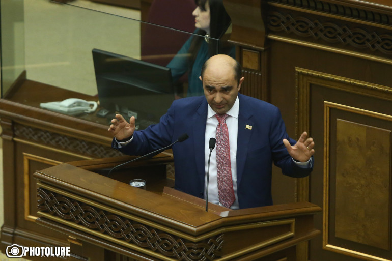 ԱԺ-ում տեղի ունեցածը քաղաքական է, պետք է ստանա քաղաքական գնահատական ու հետևանք. Էդմոն Մարուքյանի ելույթից հետո «Լուսավոր Հայաստան» խմբակցությունը լքեց նիստերի դահլիճը (տեսանյութ) ԱԺ-ում տեղի ունեցածը քաղաքական է, պետք է ստանա քաղաքական գնահատական ու հետևանք. Էդմոն Մարուքյանի ելույթից հետո «Լուսավոր Հայաստան» խմբակցությունը լքեց նիստերի դահլիճը (տեսանյութ)