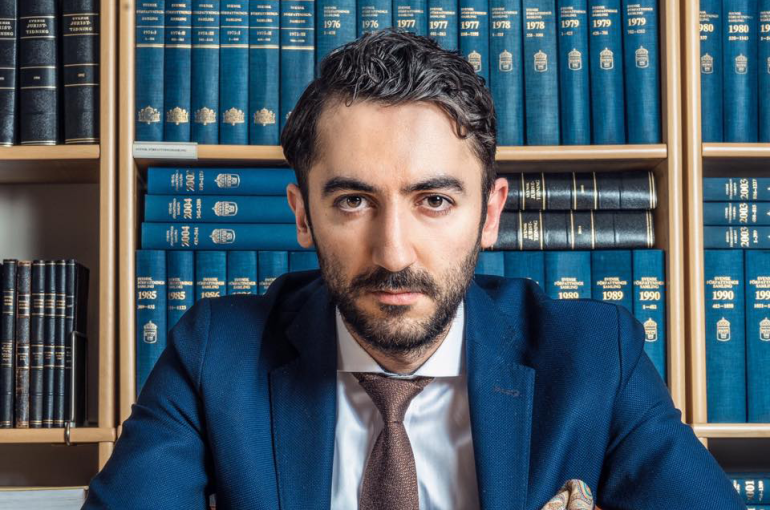 Շվեդիայում մահացած ՀՀ քաղաքացու գործով հայցն ընդդեմ Շվեդիայի՝ ՄԻԵԴ-ը վարույթ է ընդունել․ փաստաբանի խոսքով՝ ինքն ամոթ է զգում Շվեդիայում ՀՀ դեսպանատան անտարբեր վերաբերմունքի համար Շվեդիայում մահացած ՀՀ քաղաքացու գործով հայցն ընդդեմ Շվեդիայի՝ ՄԻԵԴ-ը վարույթ է ընդունել․ փաստաբանի խոսքով՝ ինքն ամոթ է զգում Շվեդիայում ՀՀ դեսպանատան անտարբեր վերաբերմունքի համար