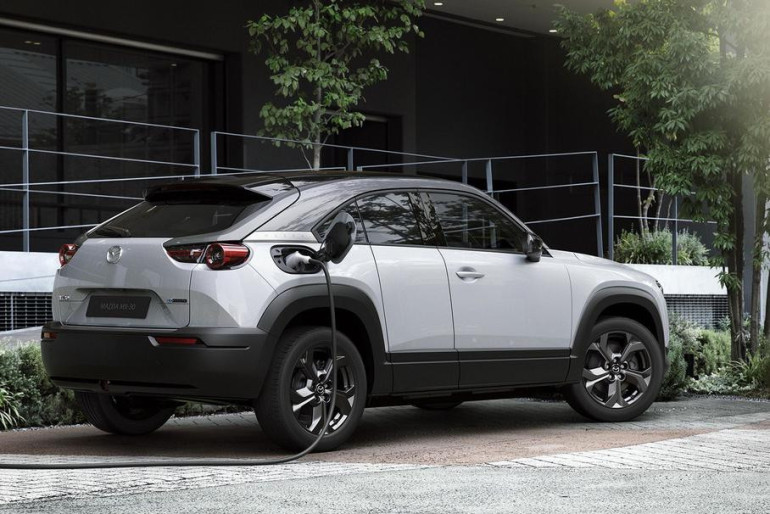 Mazda MX-30 էլեկտրական քրոսովերն ավելի էժան կլինի, քան մրցակից մեքենաները (լուսանկար)