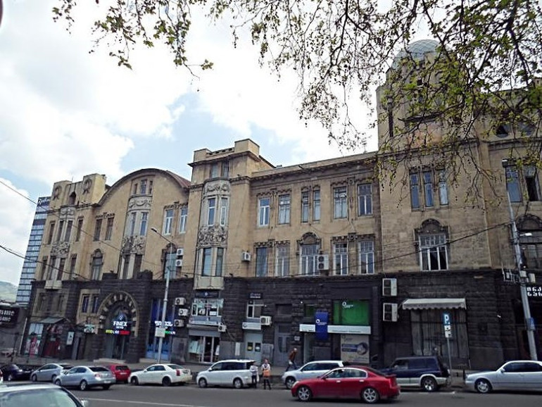 Մարդկային հարաբերությունները ոսկուց թանկ գնահատողը. Վրացական մեդիապորտալը անդրադարձել է Մելիք Ազարյանցի թիֆլիսյան տան պատմությանը