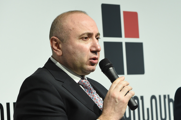 Քաղաքական բացիլ չէ՞ր Դաշնակցությունը, երբ իր ապակենտրոն կառույցների դռները բաց ձեզ Սփյուռքում դիմավորեց ու գլխի վրա դրեց որպես ՀՀ վարչապետ․ Աբրահամ Գասպարյանը՝ Փաշինյանին (տեսանյութ)
