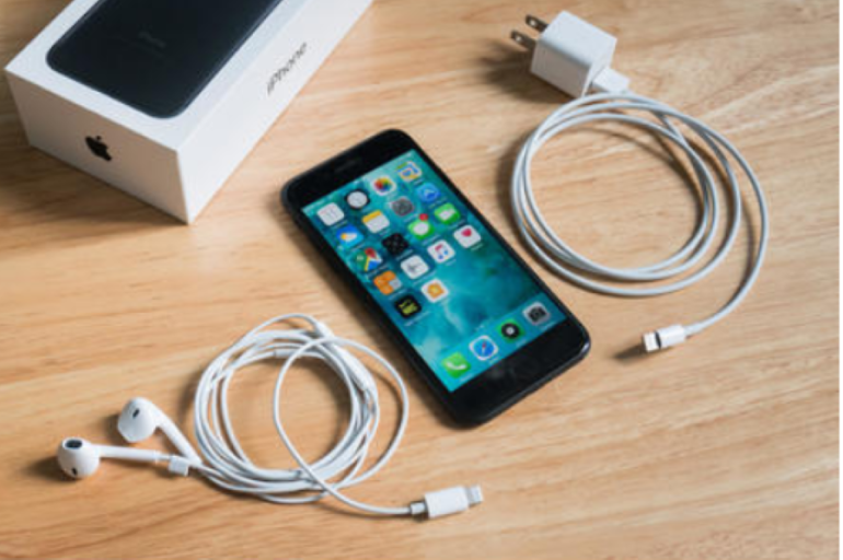 iPhone 12-ը կվաճառվի առանց լարով ականջակալների և հոսանքի ադապտերի. փորձագետ