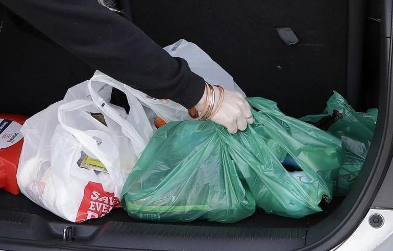 Japanese experts develop plastic bags that decompose in the sea