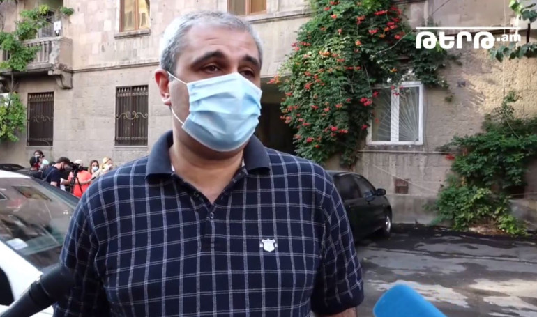 Մի երկու հոգու համար հարյուրավոր մարդկանց դժվարին վիճակի մեջ են գցել․ Աղբյուր Սերոբի 7 հասցեի բնակիչները բողոքում են իրենց տարածքում իրականացվող շինարարական աշխատանքներից (տեսանյութ)
Մի երկու հոգու համար հարյուրավոր մարդկանց դժվարին վիճակի մեջ են գցել․ Աղբյուր Սերոբի 7 հասցեի բնակիչները բողոքում են իրենց տարածքում իրականացվող շինարարական աշխատանքներից (տեսանյութ)