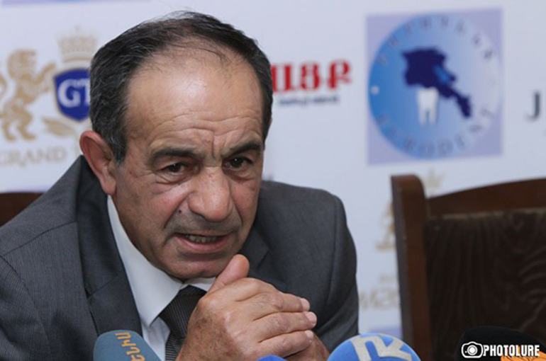 ՍԴ նախկին անդամ Կիմ Բալայանը հացադուլ է հայտարարել՝ Փաշինյանի հրաժարականի և նրան պատասխանատվության ենթարկելու պահանջով