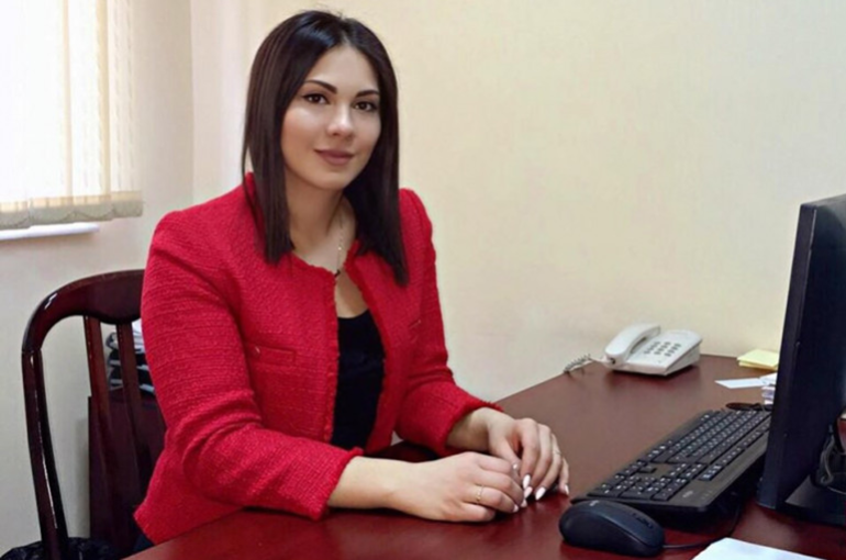 Պատերազմի օրերին դատախազի նոր տեղակալի նստավայրի ու ծառայողական մեքենայի համար ավելի քան 60 մլն դրամ է ծախսվել Պատերազմի օրերին դատախազի նոր տեղակալի նստավայրի ու ծառայողական մեքենայի համար ավելի քան 60 մլն դրամ է ծախսվել