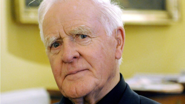 Espionage writer John le Carré dies at 89