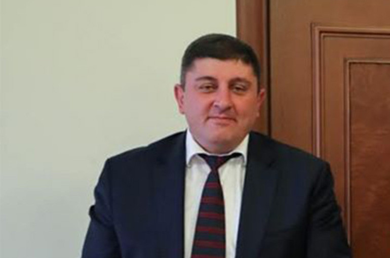 Ստեղծված իրավիճակի պատճառով աշխատանքից ազատվելու դիմում եմ գրել. ավագ դատախազ Ռաֆայել Գևորգյան Ստեղծված իրավիճակի պատճառով աշխատանքից ազատվելու դիմում եմ գրել. ավագ դատախազ Ռաֆայել Գևորգյան